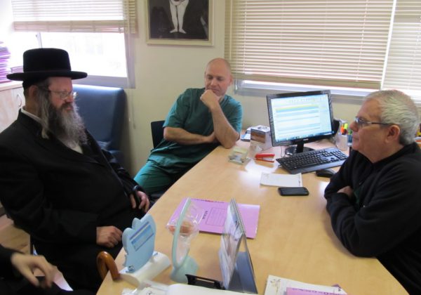 ביקור הרב הגאון רבי משה שאול קליין שליט”א במעבדה